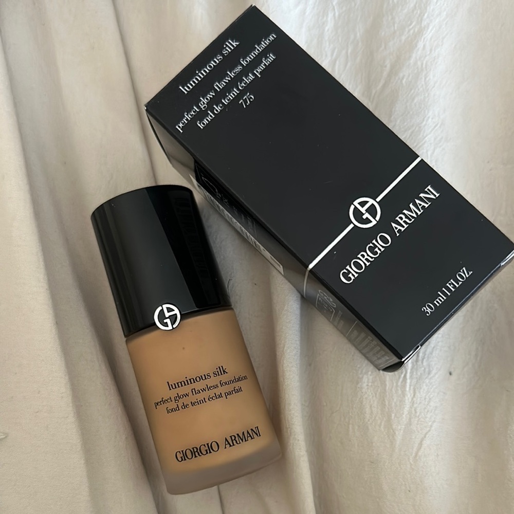 Giorgio Armani Luminous Silk Foundation - 7.75